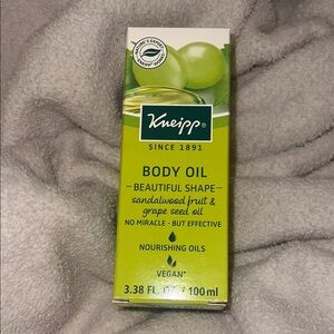 Kneipp Body Oil Beautiful Shape Sandalwood Fruit and Grape Seed Oil 100ml